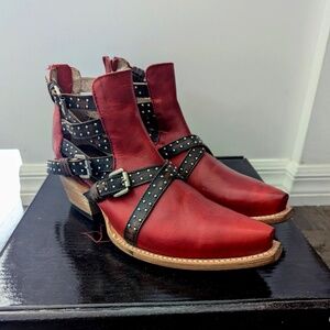 NIB Freebird Wasp Boots